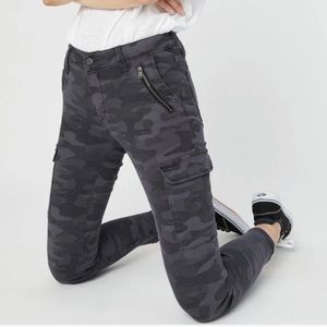 •Mavi• Juliette Smoke Camo Skinny Cargo Pants